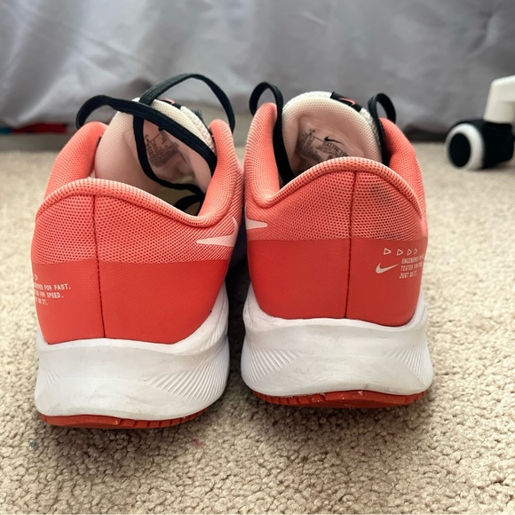 Women’s Size 8 - Nike Quest 4 White Magic Ember - Picture 5 of 13